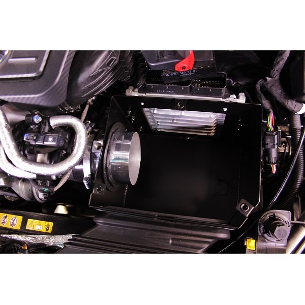 Mishimoto Performance Air Intake Mercedes-Benz CLA45 AMG 14-19 - Image 4