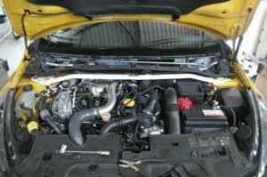 Ultra Racing Renault Clio Mk4 Front Strut Brace URTW2-3212
