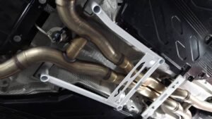 Ultra Racing Mercedes C63 S205 02-11 V6 Ultra-R 4P Mid Lower Bar 3882 URTW-ML4-3882