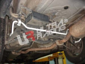 Ultra Racing Lexus IS300H Front Lower Brace URTW-LA3-2941