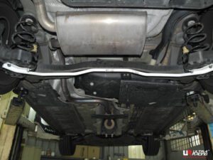 Ultra Racing Volvo XC60 Rear Lower Brace URKR-RL4-3231
